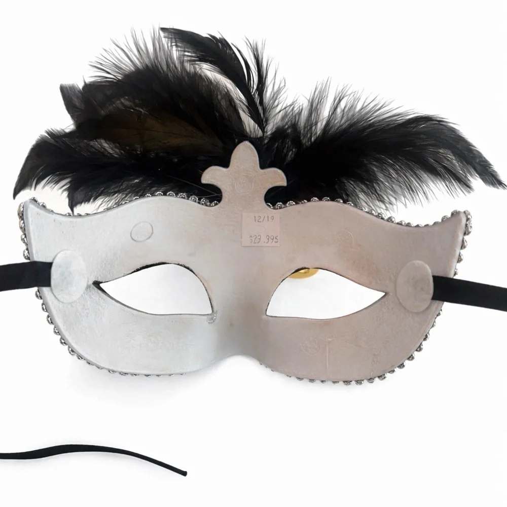 Unbranded • Elegant Venetian-Style Masquerade Mask in Black and Silver